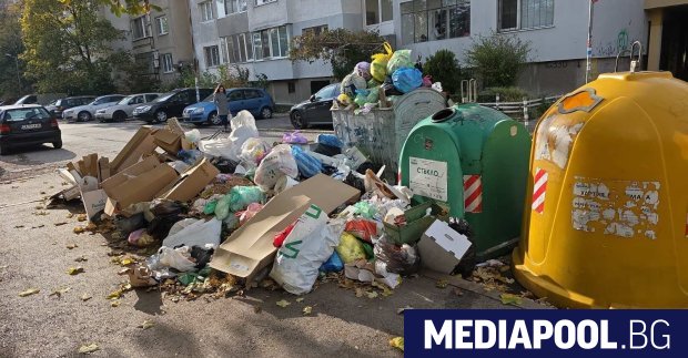 От четири дни не са събирали боклука от кофите Три