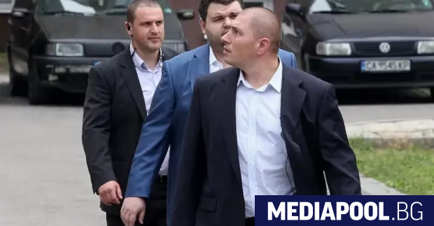 Румен Радев обяви в четвъртък че ще пътува с личния