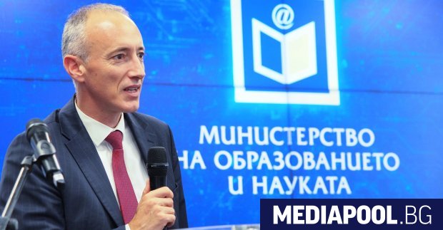 Забраната за използването на мобилни телефони в училищата ще влезе
