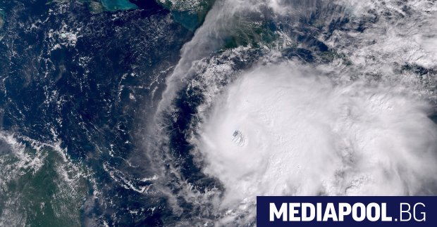 Ураганът Мелиса стигна пета категория и се доближава до Ямайка