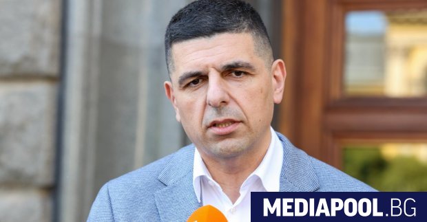 Вкарването на особен управител чрез който държавата да поеме оперативен