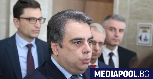 Опозицията в парламента определи като скандален в първия стълб с