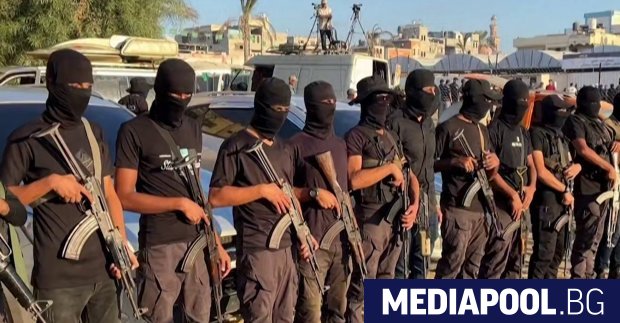 Ден след като и се събраха със семействата си като