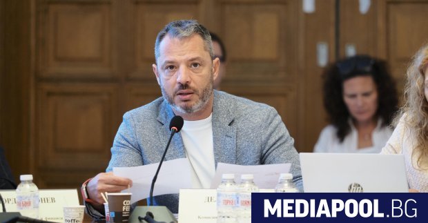 Управляващото мнозинство то ГЕРБ БСП ИНТ и ДПС Ново начало предлага