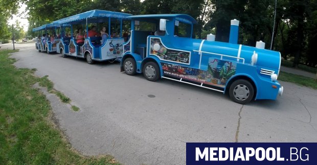 Всеки доставчик на атракционна услуга влакче водно колело въздушен