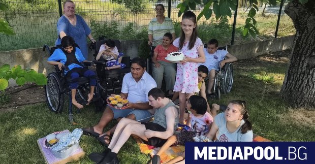 За двадесети път Фондация Сийдър организира благотворителен бал в подкрепа