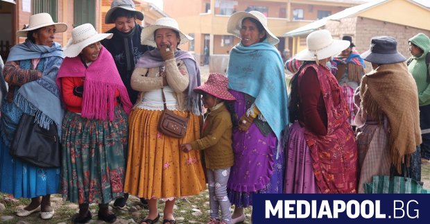 Боливийците се отправиха към избирателните секции за да изберат между