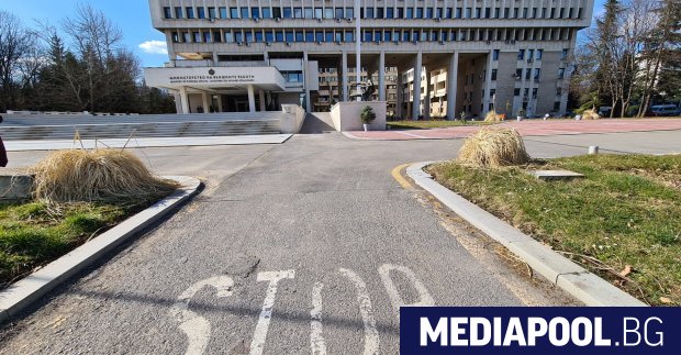 Министерството на външните работи МВнР използва пълния дипломатически капацитет инструментариум