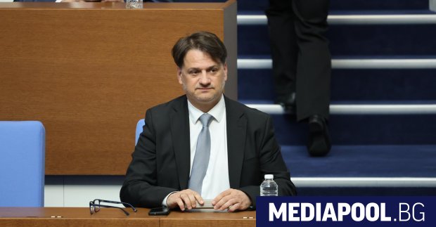 И името на културния министър Мариан Бачев беше замесено в