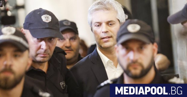 На кмета на Варна Благомир Коцев ще бъдат повдигнати нови