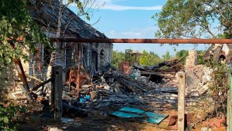 Украйна твърди, че няма обкръжени в Покровск, Москва иска обкръжените да се предадат