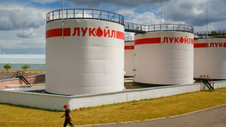 Gunvor оттегли офертата за "Лукойл" след като бе наречена "марионетка на Кремъл"