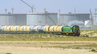 Руски експерти: Лукойл ще бъде принуден да продаде чуждестранните си активи за една трета от стойността им