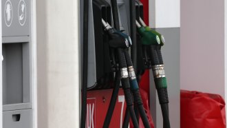 Радев наложи вето на поправката "Лукойл"