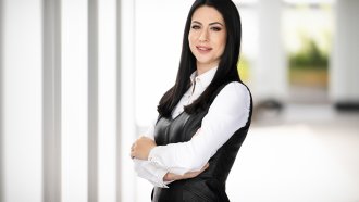 Съпруга на министър от кабинета "Желязков" ще води късните новини по "Нова тв"