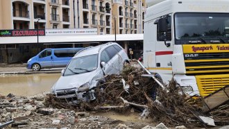 Прокуратурата се закани: Ако има незаконно строителство на "Елените", ще се действа