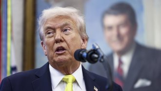 Тръмп увеличава митата за Канада с още 10 процента