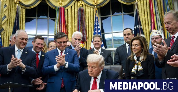 Американският президент Доналд Тръмп подписа закон с който бе сложен