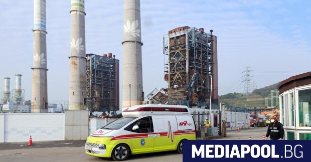 Южнокорейските власти съобщиха че от седемте души затрупани под развалините