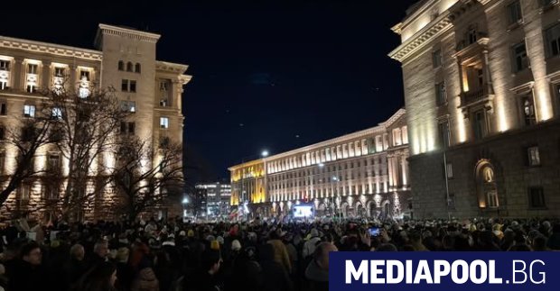 Нов голям протест настоява за спиране на кражбите в бюджета