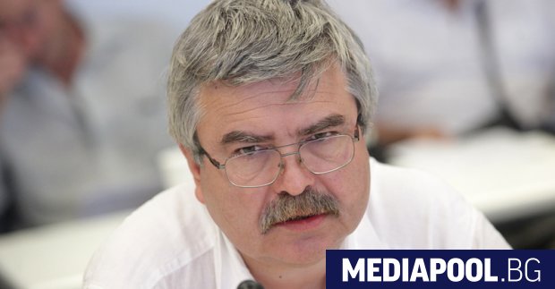 На 64 години почина известният български финансист и бизнесмен Емил