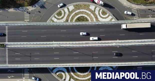 Над 2 млрд лева или повече от 1 млрд евро