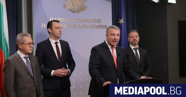 Управляващите смятат да борят колосалните обороти в хазарта у нас