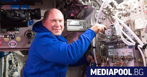 Руският космонавт Олег Артемиев е бил отстранен от екипаж 12