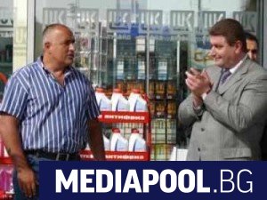 Лидерът на Продължаваме промяната ПП Асен Василев пита дали бившият