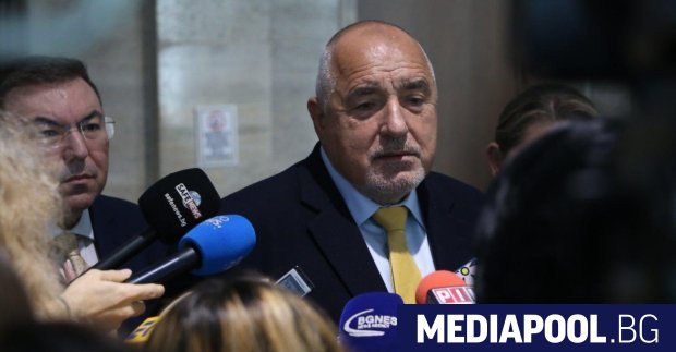Лидерът на ГЕРБ Бойко Борисов обяви в сряда че огромните