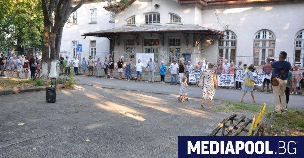 Започва реставрацията на приемното здание на жп гара Нова Загора