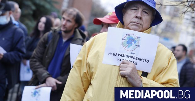 Протестиращи срещу промените свързани със зоните за паркиране в столицата