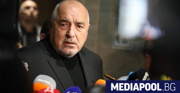 Автоматичната връзка на основната заплата в някои бюджетни сектори със