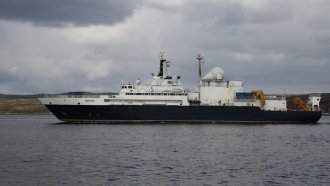 Великобритания засече руски военен кораб в териториалните си води