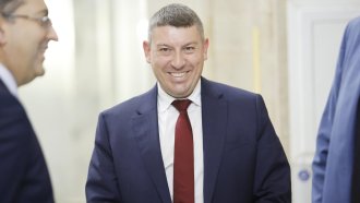 Общи фрази и без експертиза. Кандидатът за шеф на ДАНС не каза колко пъти се е срещал с Пеевски