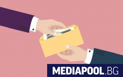 Заплатите на федералните депутати в Белгия ще бъдат замразени за