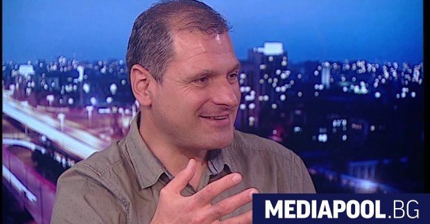 Възможно е целта на оставката да е да предотврати явяването