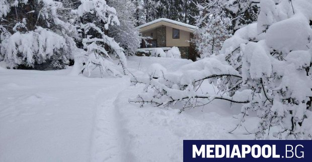 През следващото денонощие ще бъде облачно и с повсеместни валежи