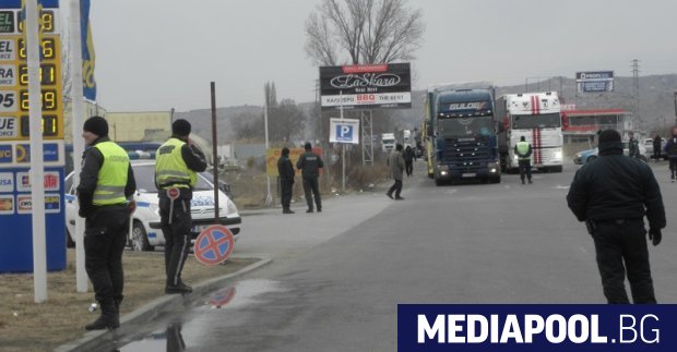 Фермерите в Гърция отвориха пътищата за движение Трафикът е силно