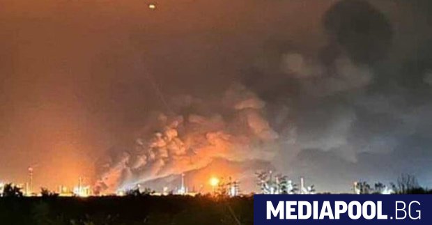 Украйна е поразила снощи инфраструктурата на рафинерия в град Славянск