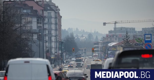 Около 100 000 автомобила се очаква да излязат от София