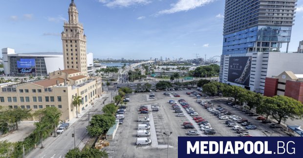 Демократката Айлийн Хигинс стана първият член на своята партия от