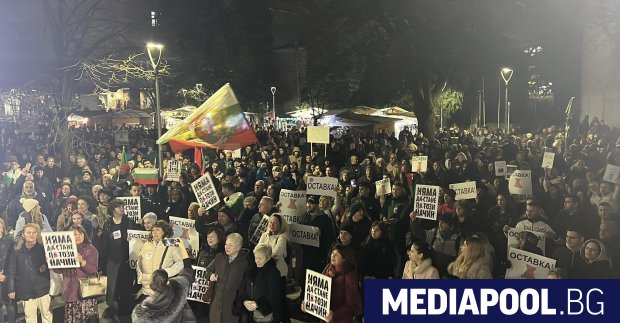 В протеста срещу правителството предшестващ дебатите в четвъртък по внесения