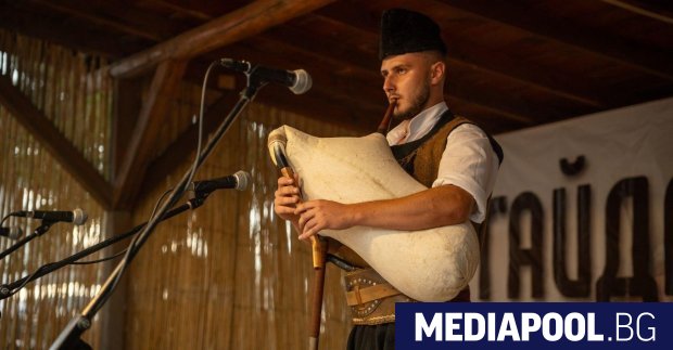 Българската гайда и гайдарското свирене официално станаха част от Списъка