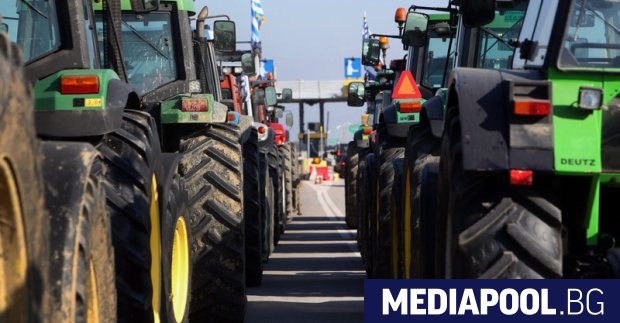 Вицепремиерът и министър на транспорта Гроздан Караджов иска среща с