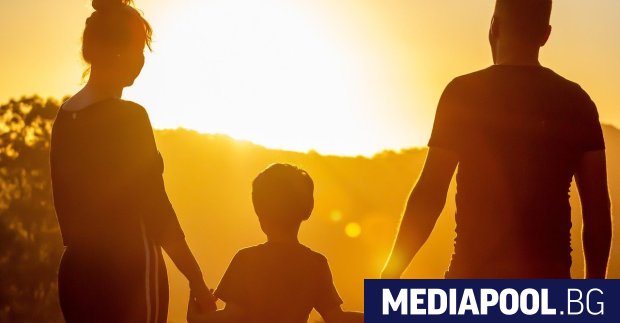 Родителите на деца до 12 години ще имат право на