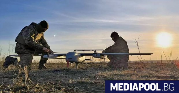 Украински дронове поразиха руска нефтена платформа в Каспийско море за