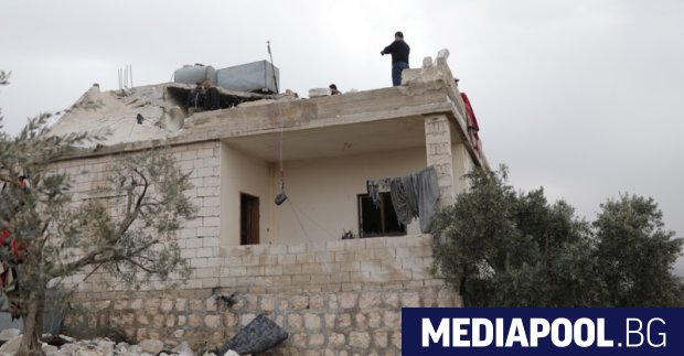 Американските военни предприеха мащабни удари срещу десетки цели на терористичната