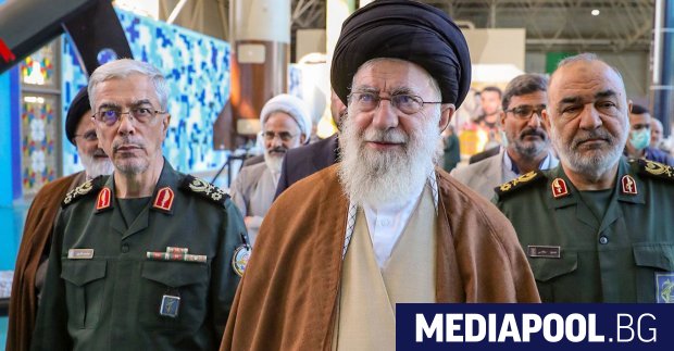 Върховният лидер на Иран аятолах Али Хаменей има резервен план