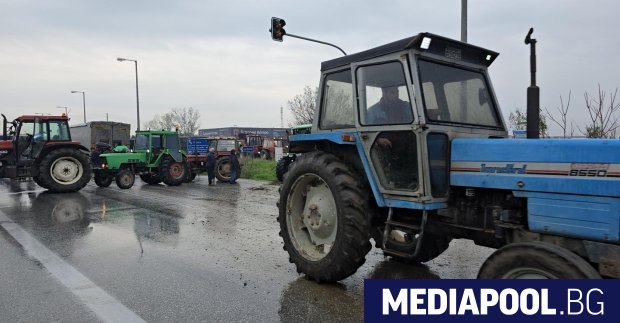 Трафикът на товарни автомобили през граничните преходи Илинден – Ексохи